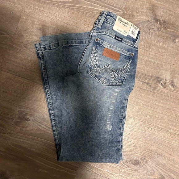 Wrangler Retro Mae Mid Rise - Picture 1 of 5